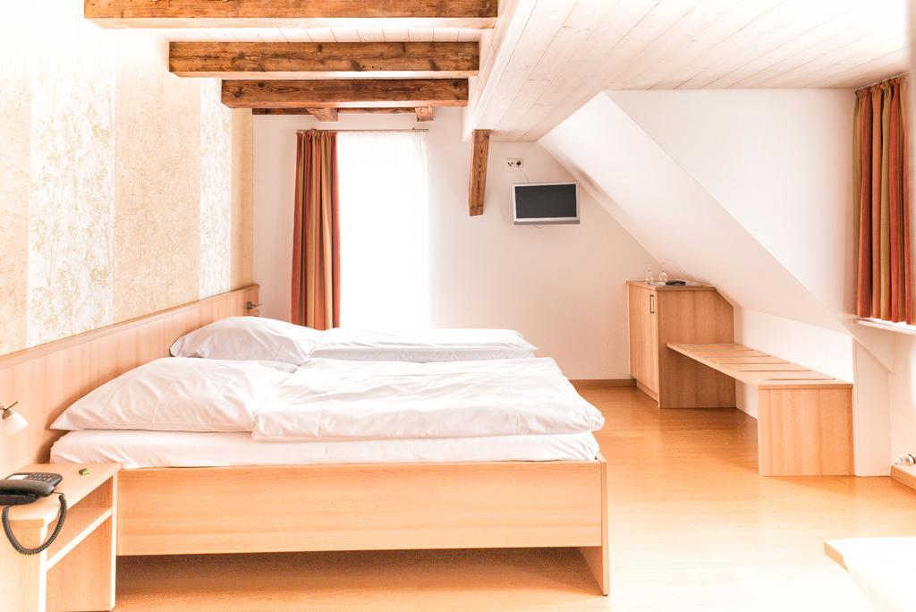Gasthof Zum Lamm Gomadingen Екстериор снимка
